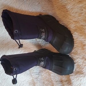 Boy's Kamik Insulated Boots, size 11
